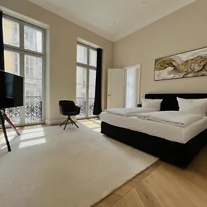 Luxury / 3-raum-suite An Der Frauenkirche / 2 Dresden
